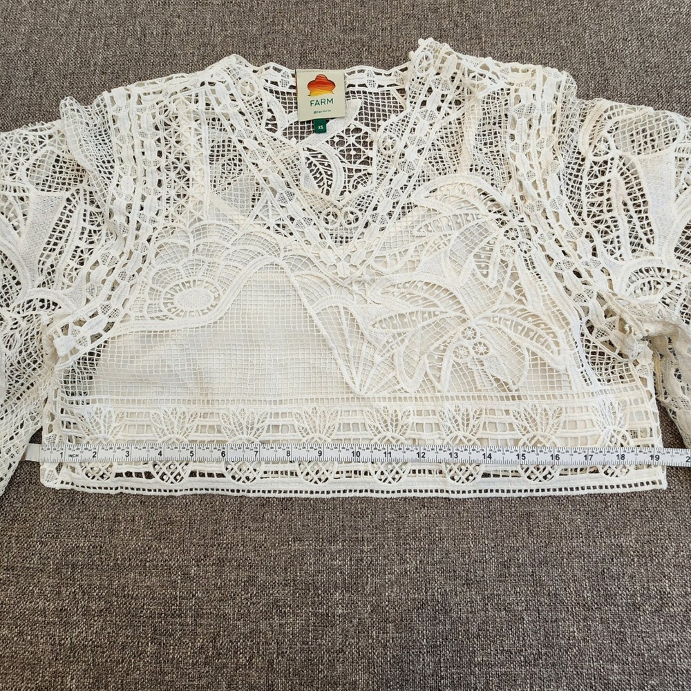 Listing for @susieq557 FARM Rio Off White Guipure Crop Top Blouse Sz. XS - Picture 11 of 16